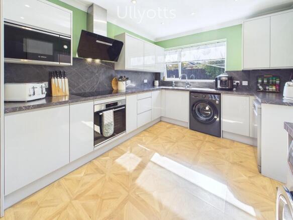 3 bed Detached for sale Image 9