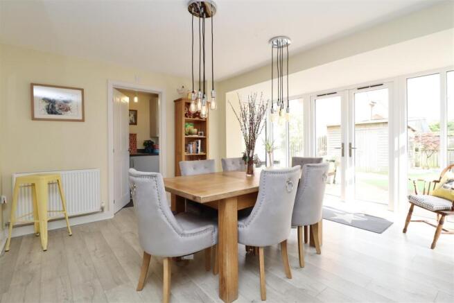 4 bed Detached for sale Image 4