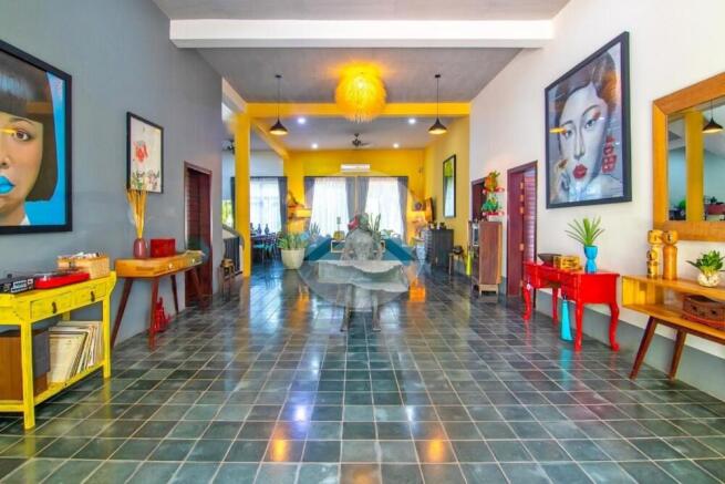 7 Bedroom Luxury Villa with Guest Apartments For Sale - Sangkat Siem Reap, Siem Reap