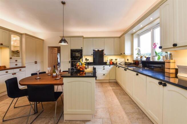 Kitchen/Breakfast Room