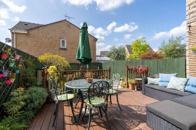Buttercup Close, Glossop, SK13 8UN photo 4