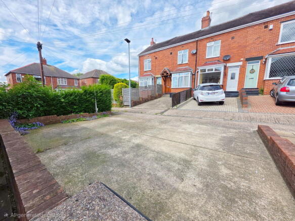 3 bed Semi-Detached for sale Image 11