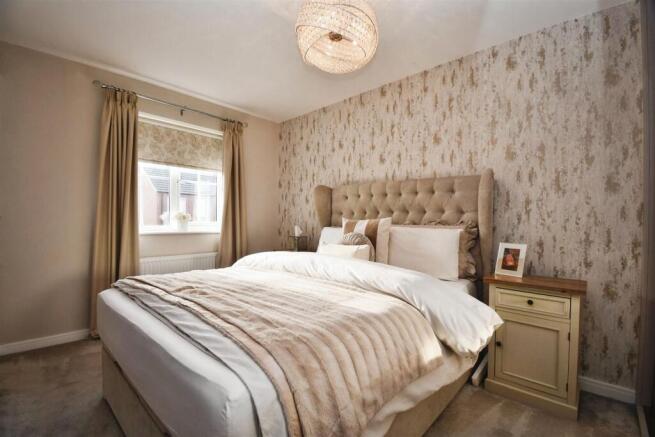 4 bed Detached for sale Image 8