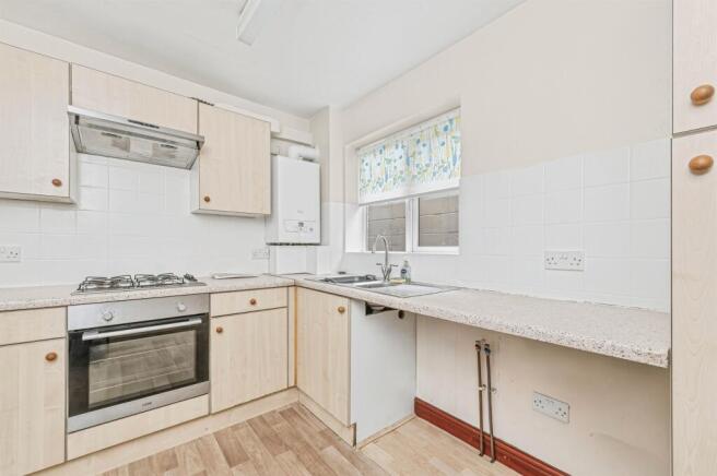 2 bed Apartment for sale Image 6