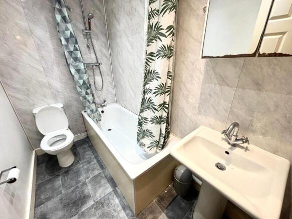 4 bed Not Specified to rent Image 5