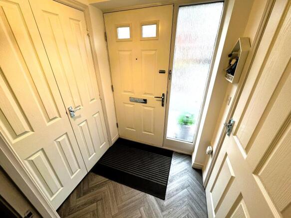 Lakelot Close, Willenhall photo 4