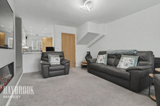 3 bed Town House for sale Image 8
