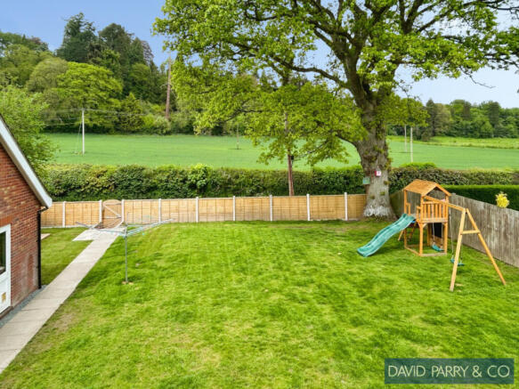 Modern Detached 4 Bedroom Property