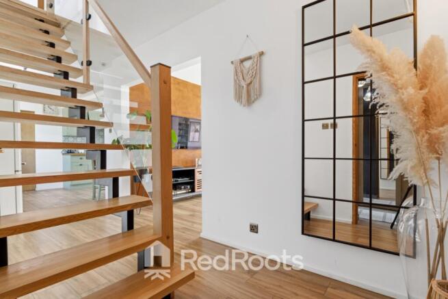 3 bed Semi-Detached for sale Image 8