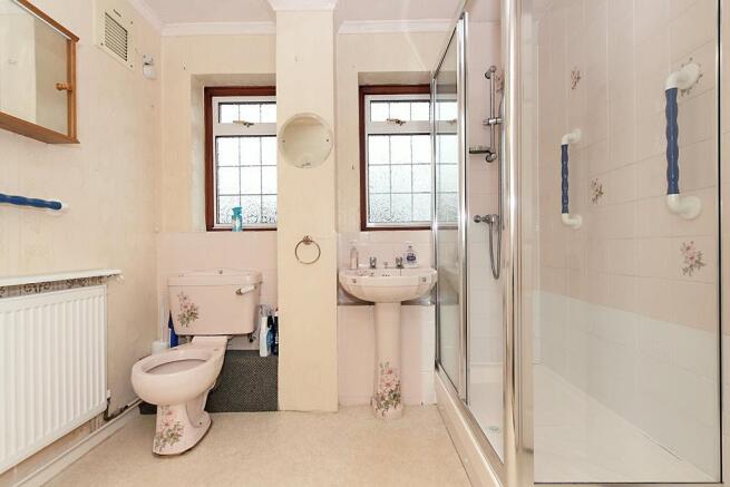 Bla-Bathroom.jpg