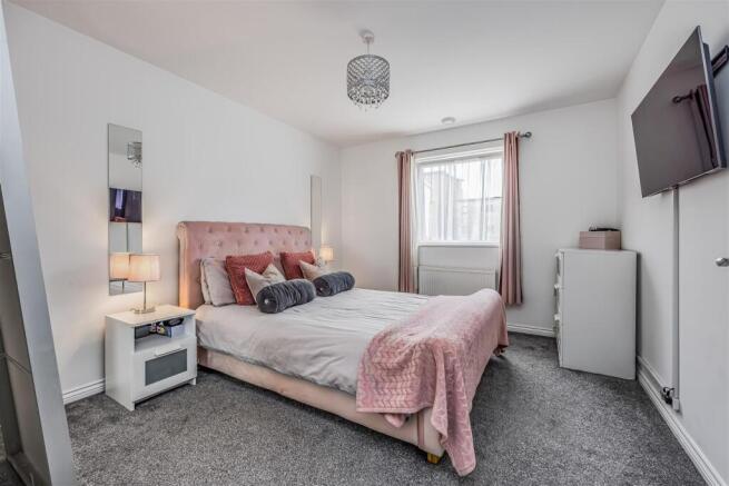 4 Prunella Place, Tiller Road, Denmead-Small-Porti