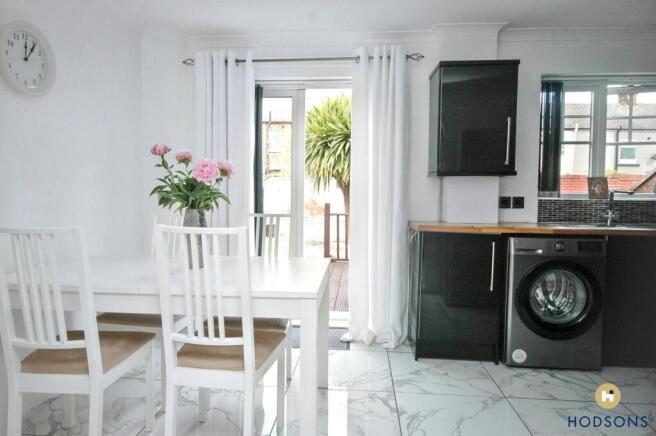 3 bed Semi-Detached for sale Image 4