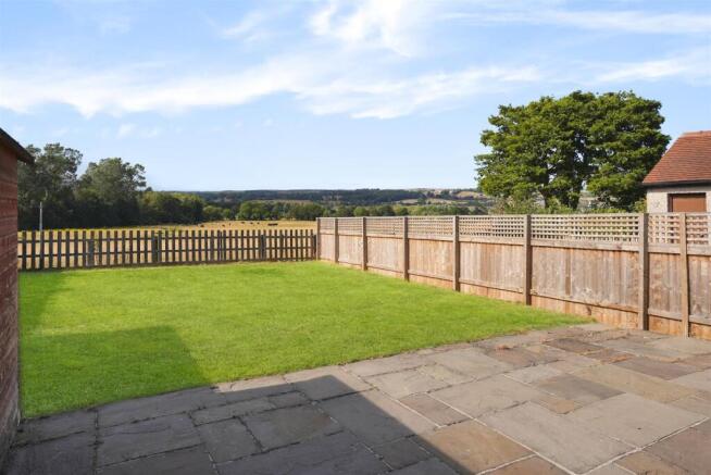 3 bed Semi-Detached for sale Image 2