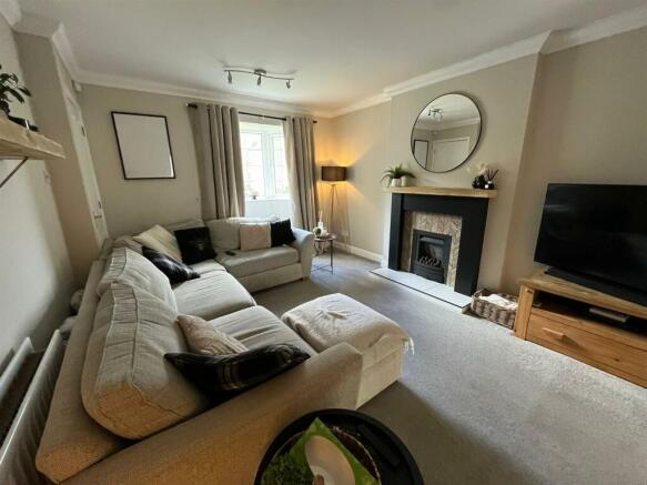 LOUNGE WITH FURNITURE