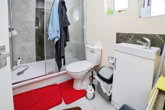 4 bed Semi-Detached for sale Image 6