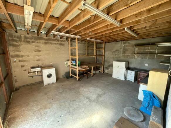 Garage / Workshop 1