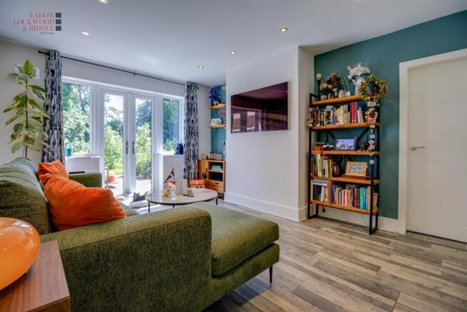 3 bed Semi-Detached for sale Image 4