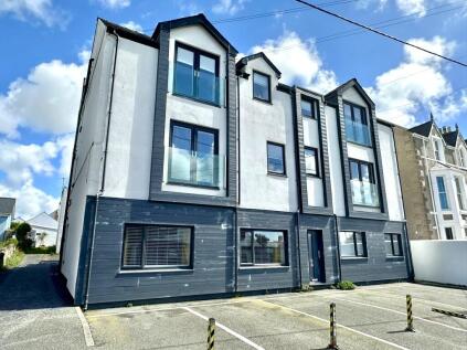 Avondale House, High Street, Rhosneigr, LL64