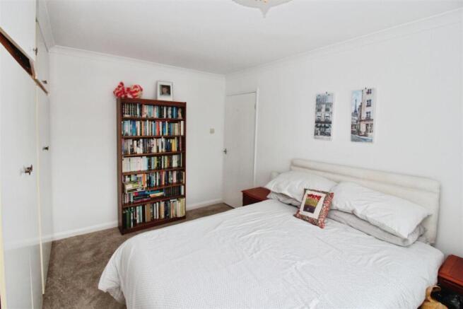 3 bed Semi-Detached for sale Image 9