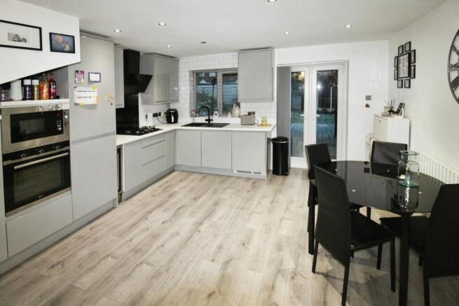KITCHEN/DINER