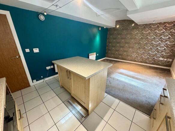 2 bed Apartment for sale Image 4