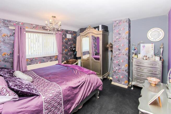 3 bed Semi-Detached for sale Image 8