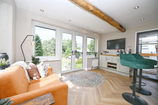 6 bed Detached for sale Image 6