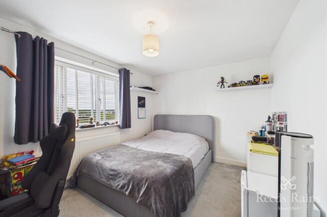 5 bed Detached for sale Image 5