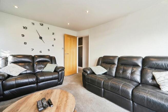 3 bed Detached Bungalow for sale Image 4