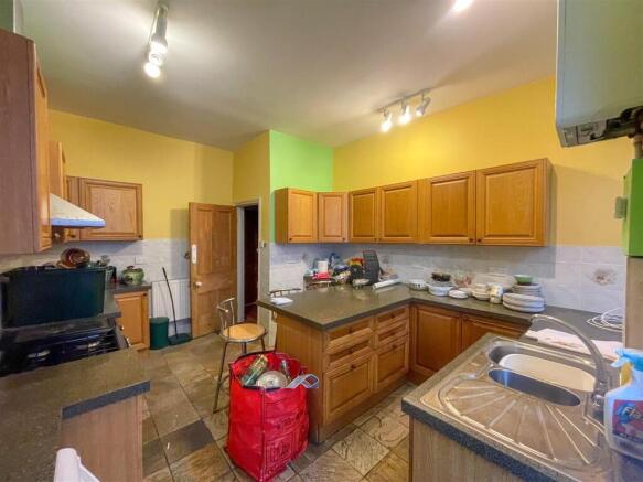 Kitchen / Breakfast Room