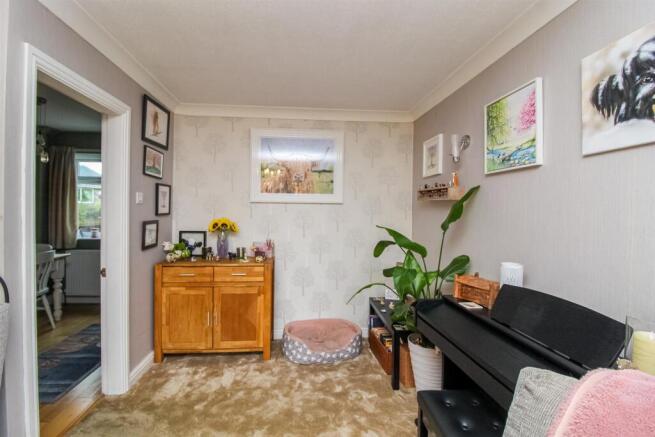 3 bed Terraced for sale Image 5