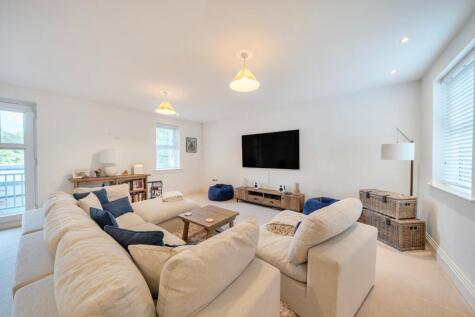 Overbury Avenue, Beckenham, BR3