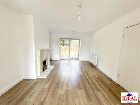 3 bed Semi-Detached for sale Image 6