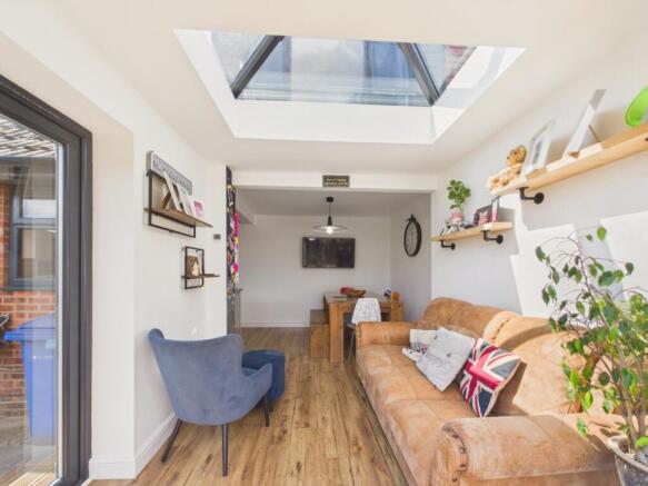 3 bed Semi-Detached for sale Image 4