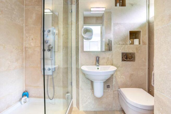 EN SUITE