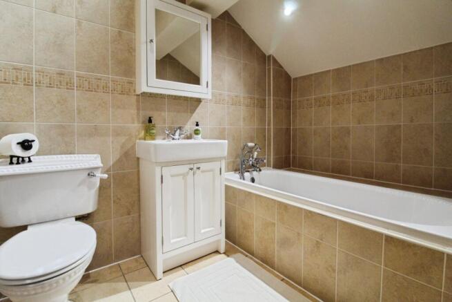 3 bed Terraced for sale Image 10