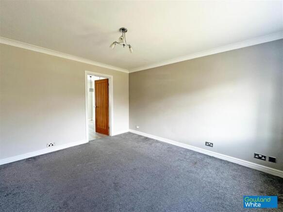 3 bed Semi-Detached for sale Image 6
