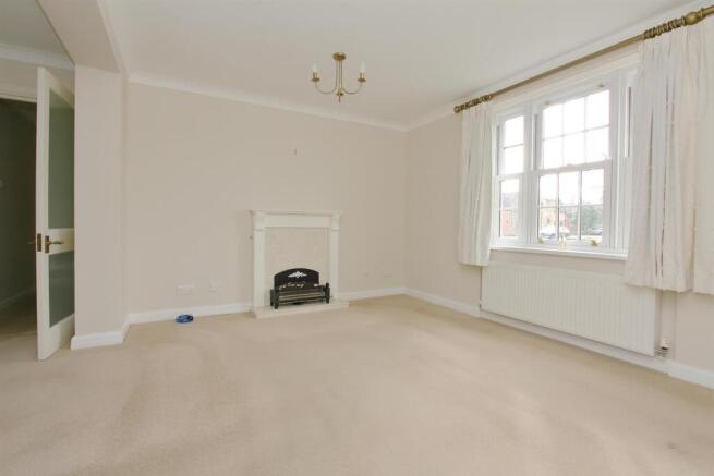 108 The Close (16).JPG