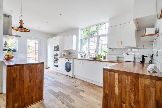 For Sale by Aspire Residential | Treveor Close