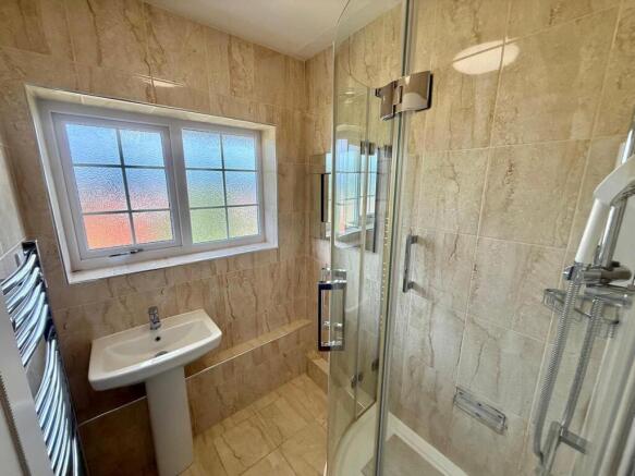 2 bed Flat for sale Image 8