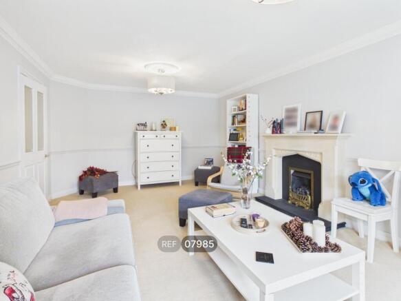 5 bed Detached to rent Image 4