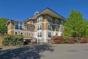 Flat 9, 79 Dene House, Frances Road, Windsor SL4 3FE