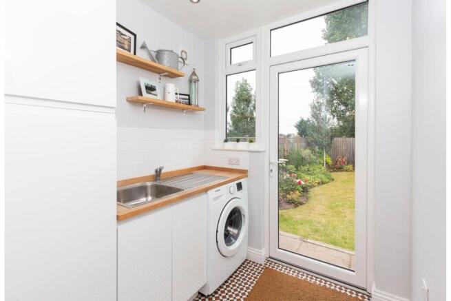 3 bed Semi-Detached for sale Image 9