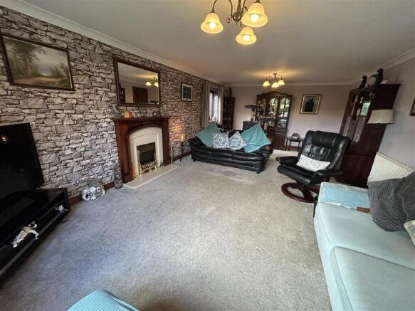 3 bed Detached Bungalow for sale Image 4