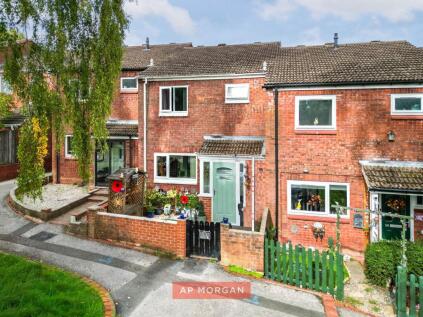 Yarningale Close, Oakenshaw, Redditch, Worcestershire, B98