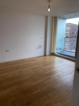 1 bed Apartment to rent Image 4