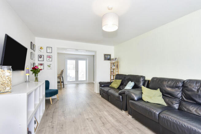 4 bed Detached for sale Image 6