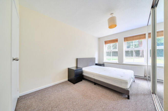 2 bed Flat for sale Image 6