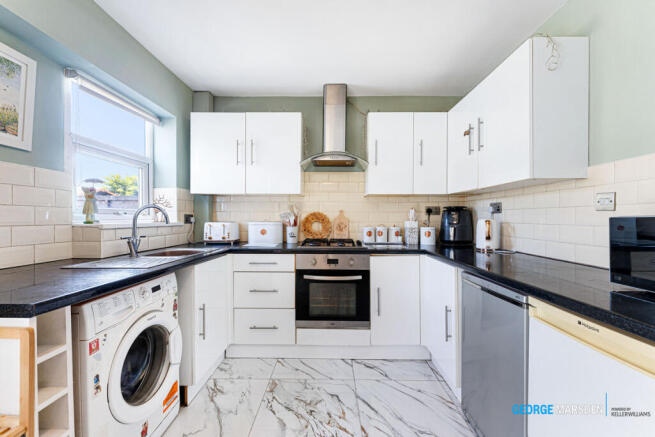 3 bed Semi-Detached for sale Image 8