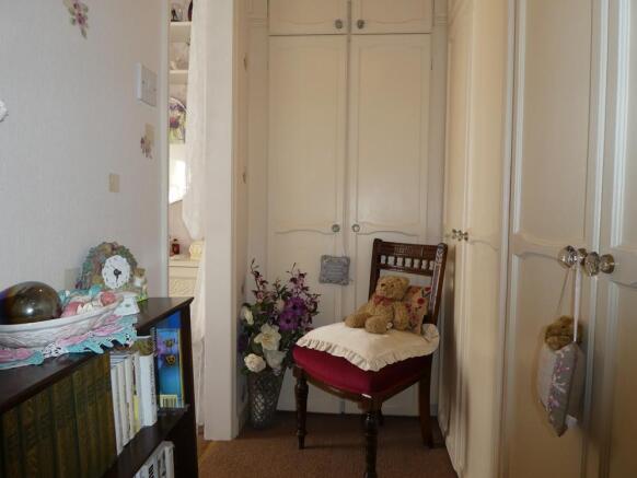 inner hallway.JPG